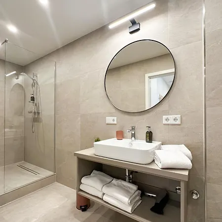 Lorenz Apartment *